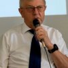 ANR Bildergalerien &raquo; 2026-04 - Fridolin Aierstock langjähriger Schatzmeister zum Abschied Hexenmeister Maske überreicht